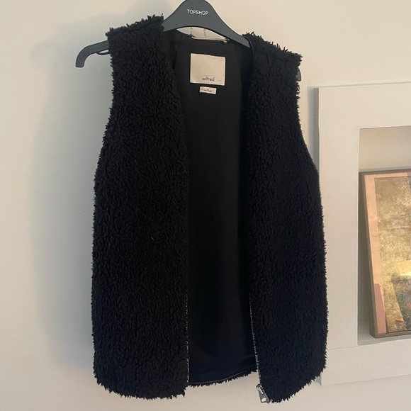 Fuzzy Wilfred Zip Vest - Picture 2 of 4